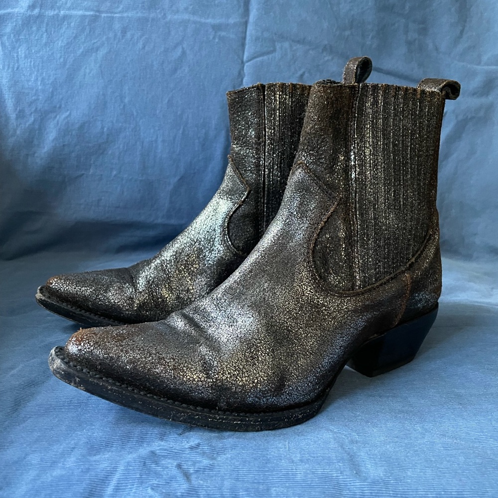 Frye Sacha wester Chelsea booties Size 6.5